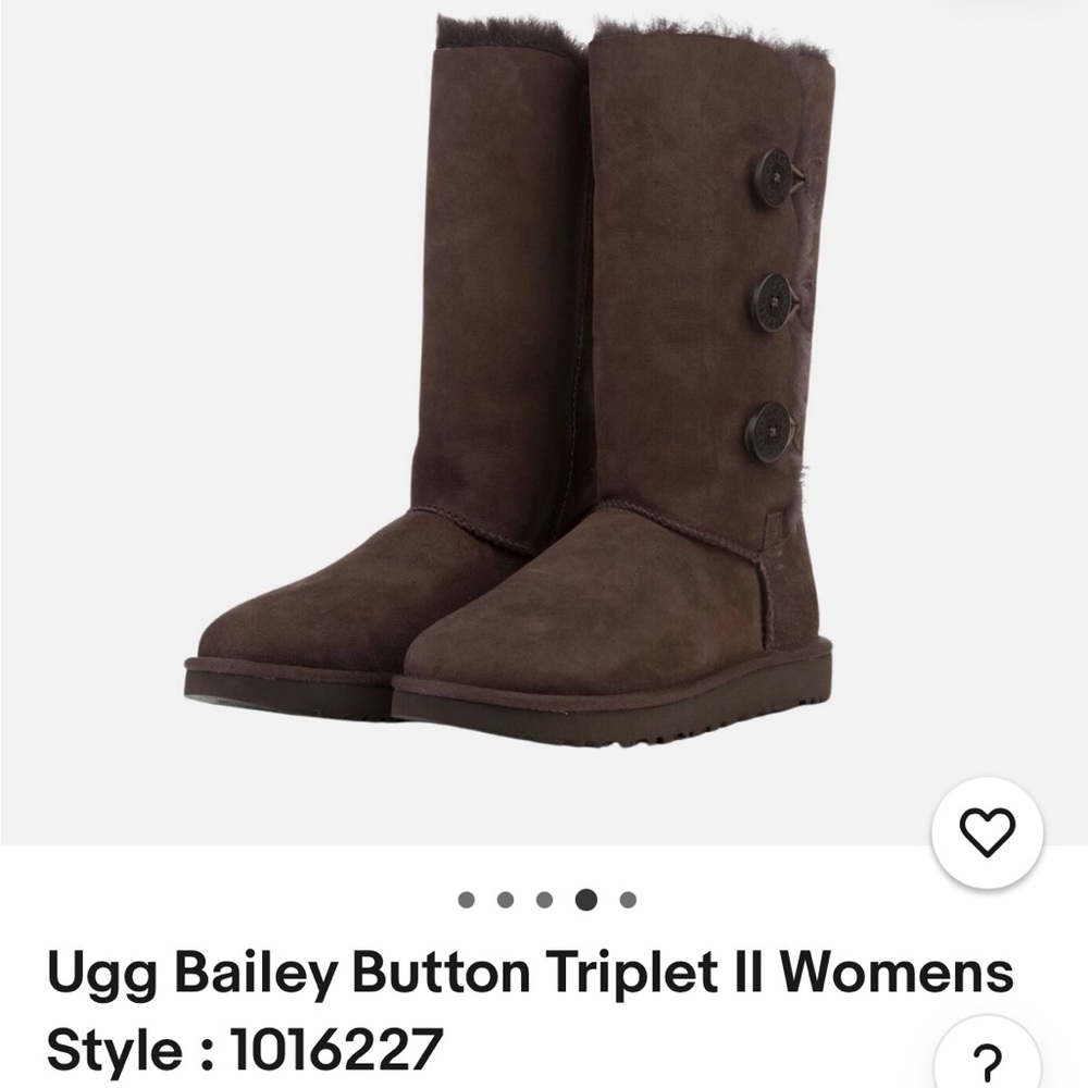 👢UGG Bailey Button Triplet ll Boot 3 Buttons. Color Dark Brown.